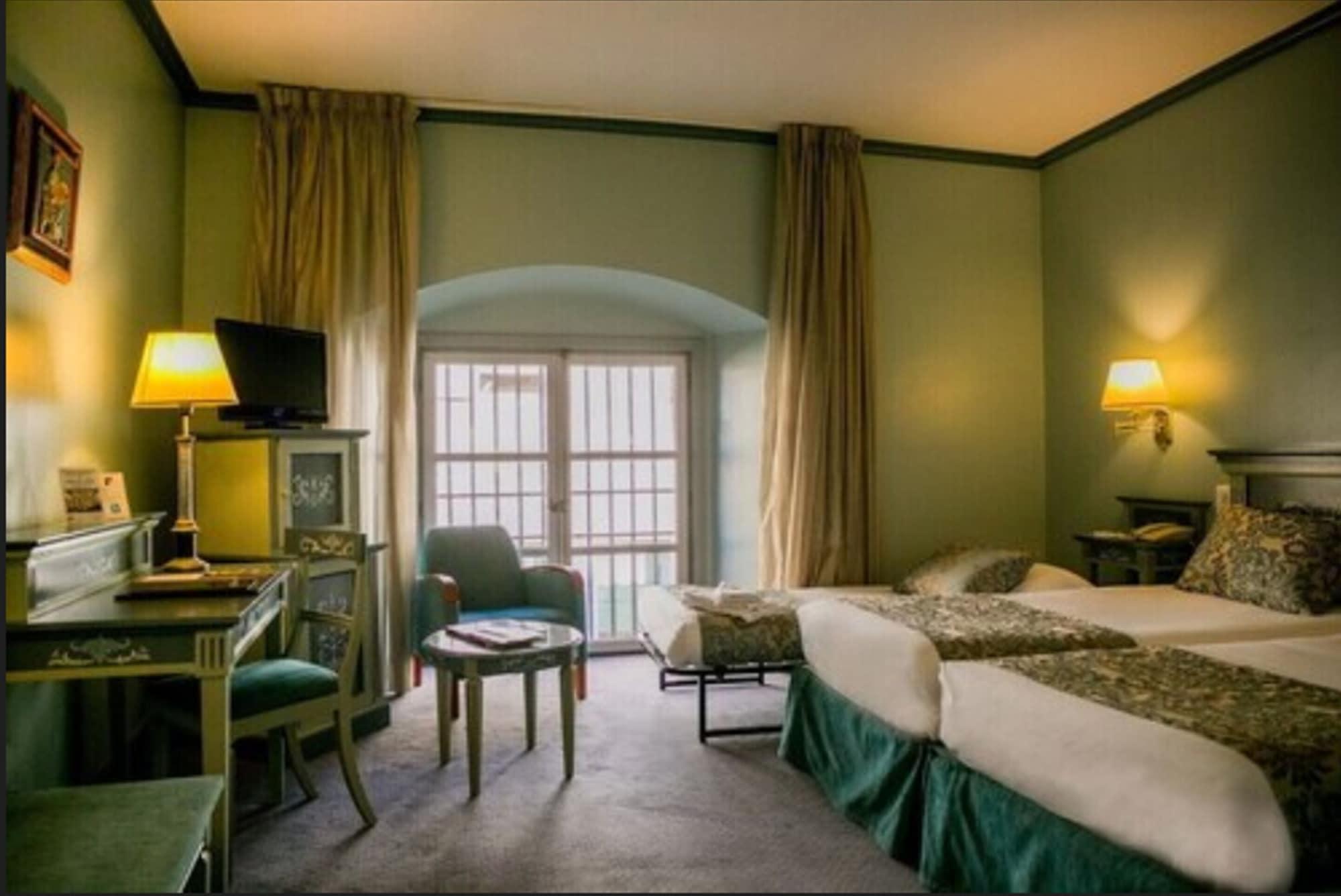 Palacio De Los Velada 4*